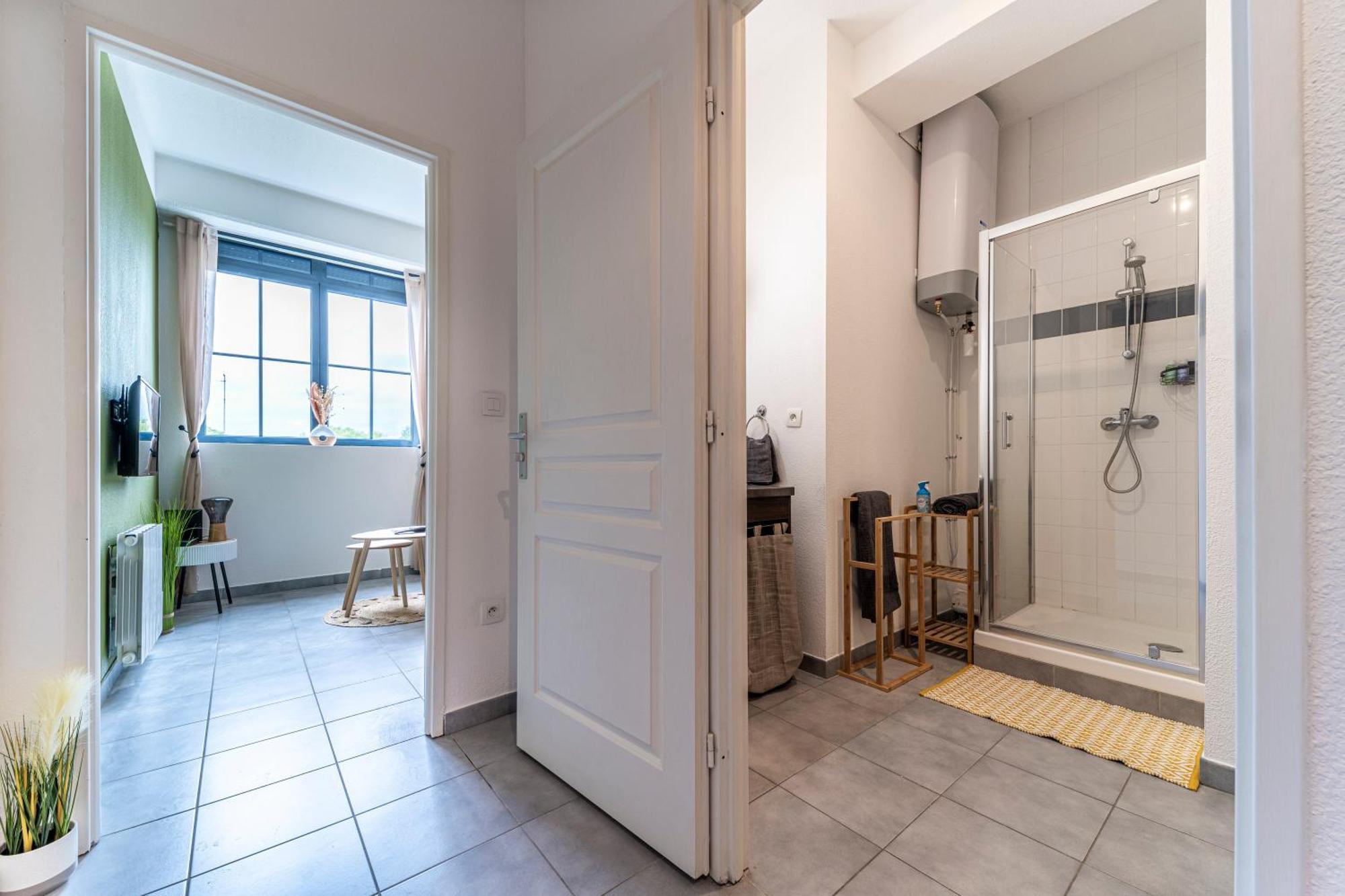 Stay Cosy Lille I Tourcoing - Appartement - Hypercentre - Parking Securise - Wifi - Netflix - Cuisine Buitenkant foto