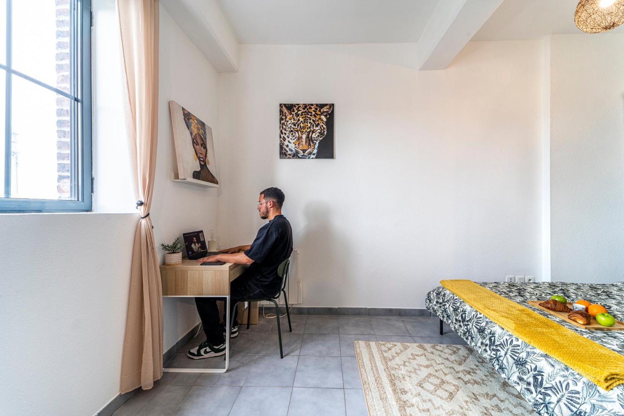 Stay Cosy Lille I Tourcoing - Appartement - Hypercentre - Parking Securise - Wifi - Netflix - Cuisine Buitenkant foto
